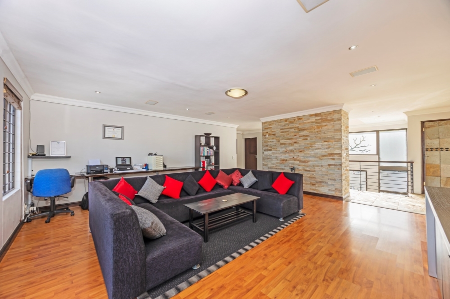 4 Bedroom Property for Sale in Van Riebeeckshof Western Cape